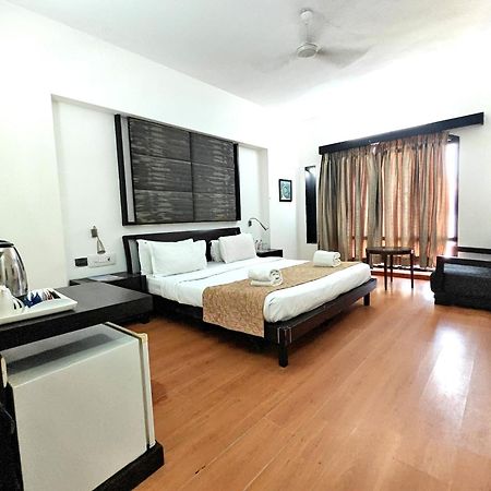 The Sky Imperial, Gandhinagar Hotel ภายนอก รูปภาพ