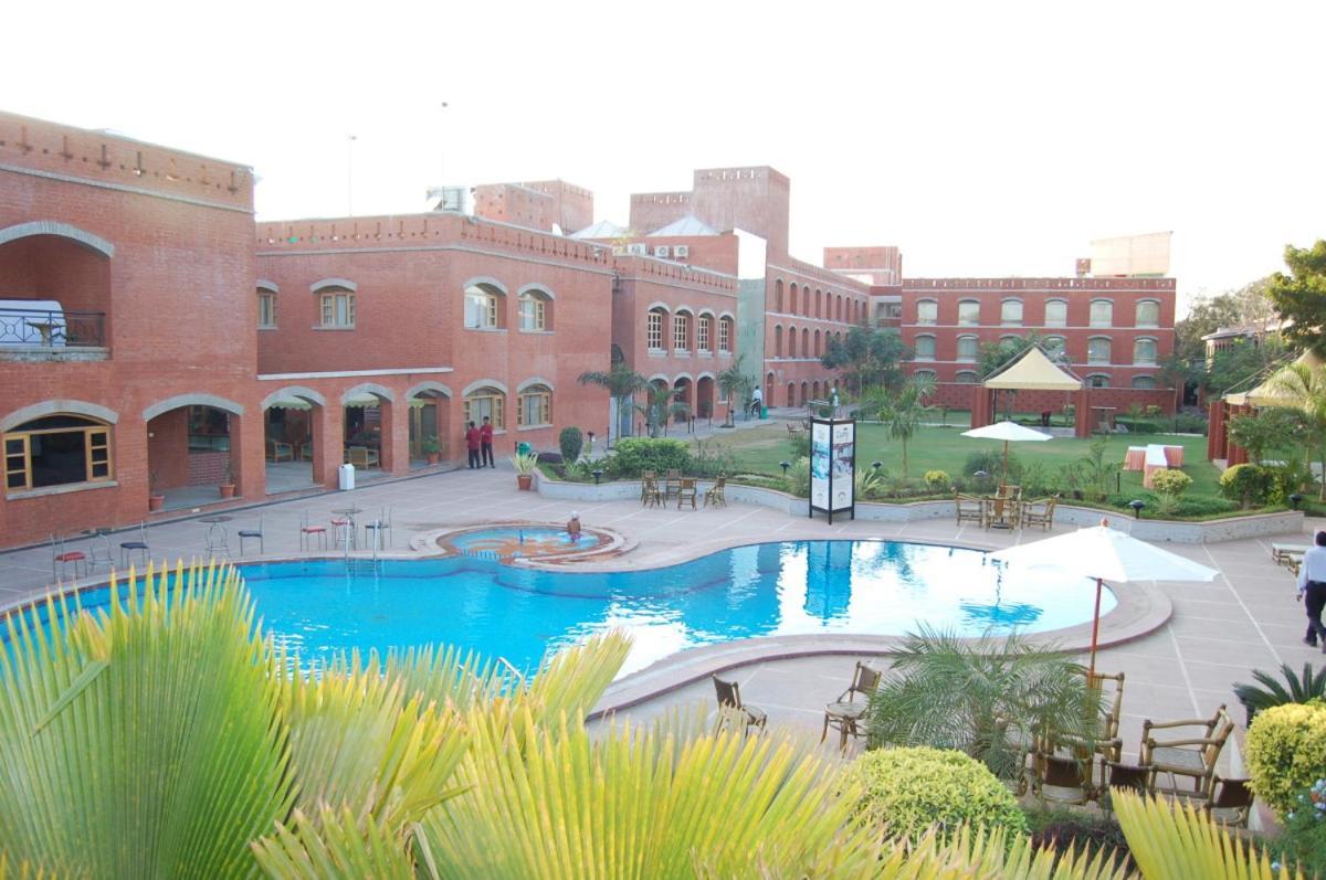The Sky Imperial, Gandhinagar Hotel ภายนอก รูปภาพ