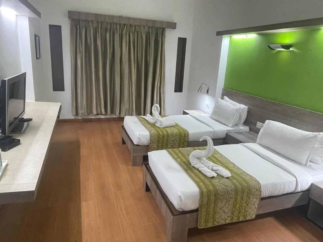 The Sky Imperial, Gandhinagar Hotel ภายนอก รูปภาพ
