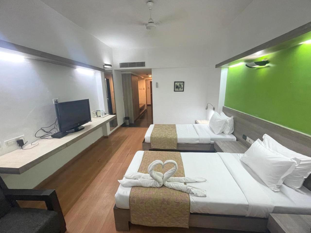 The Sky Imperial, Gandhinagar Hotel ภายนอก รูปภาพ