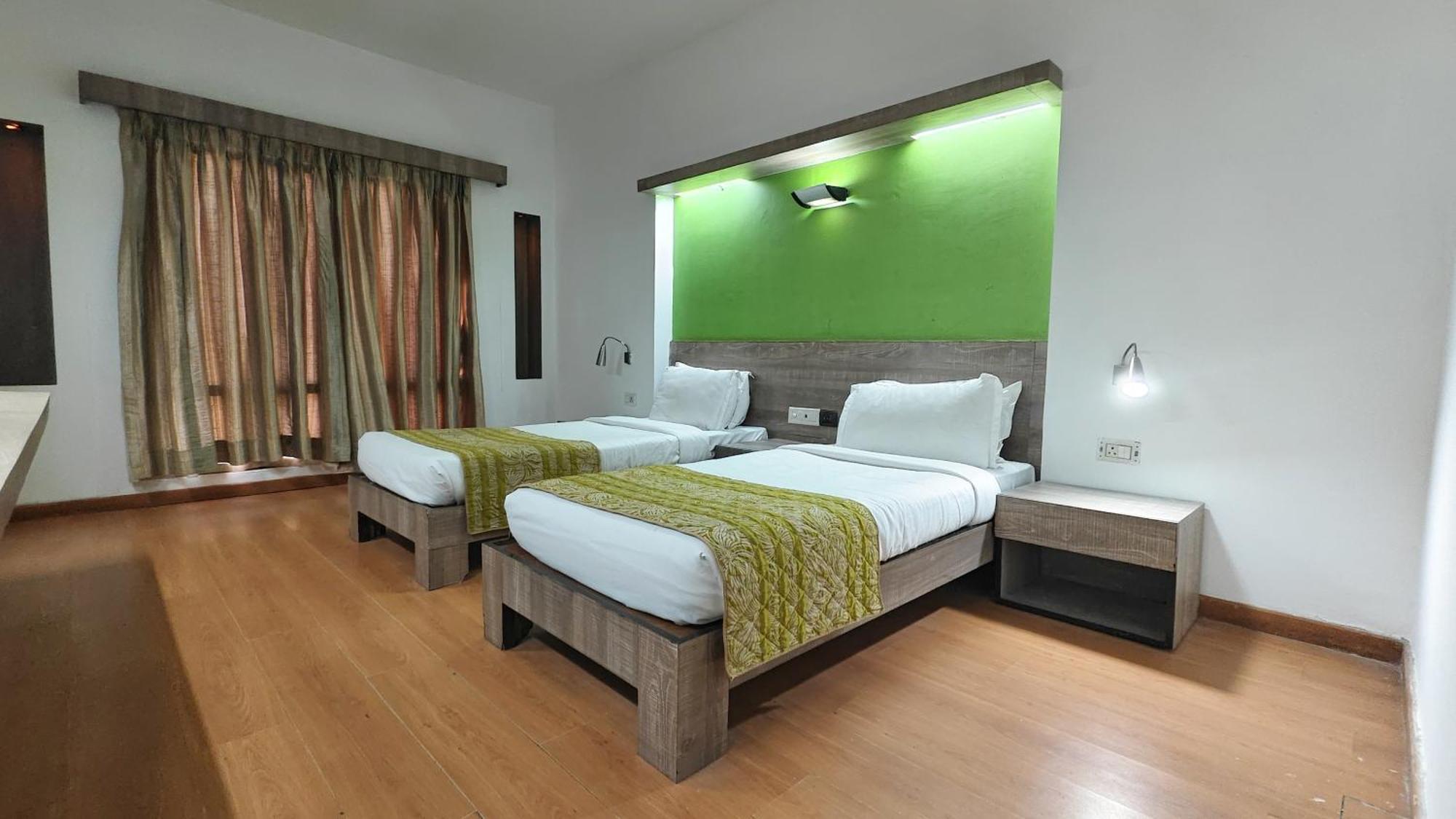 The Sky Imperial, Gandhinagar Hotel ภายนอก รูปภาพ