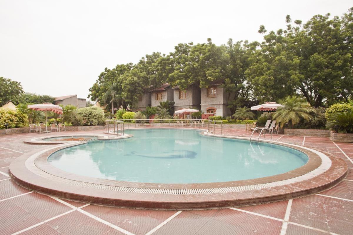 The Sky Imperial, Gandhinagar Hotel ภายนอก รูปภาพ