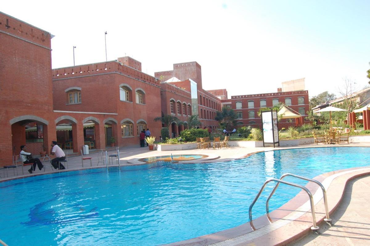 The Sky Imperial, Gandhinagar Hotel ภายนอก รูปภาพ