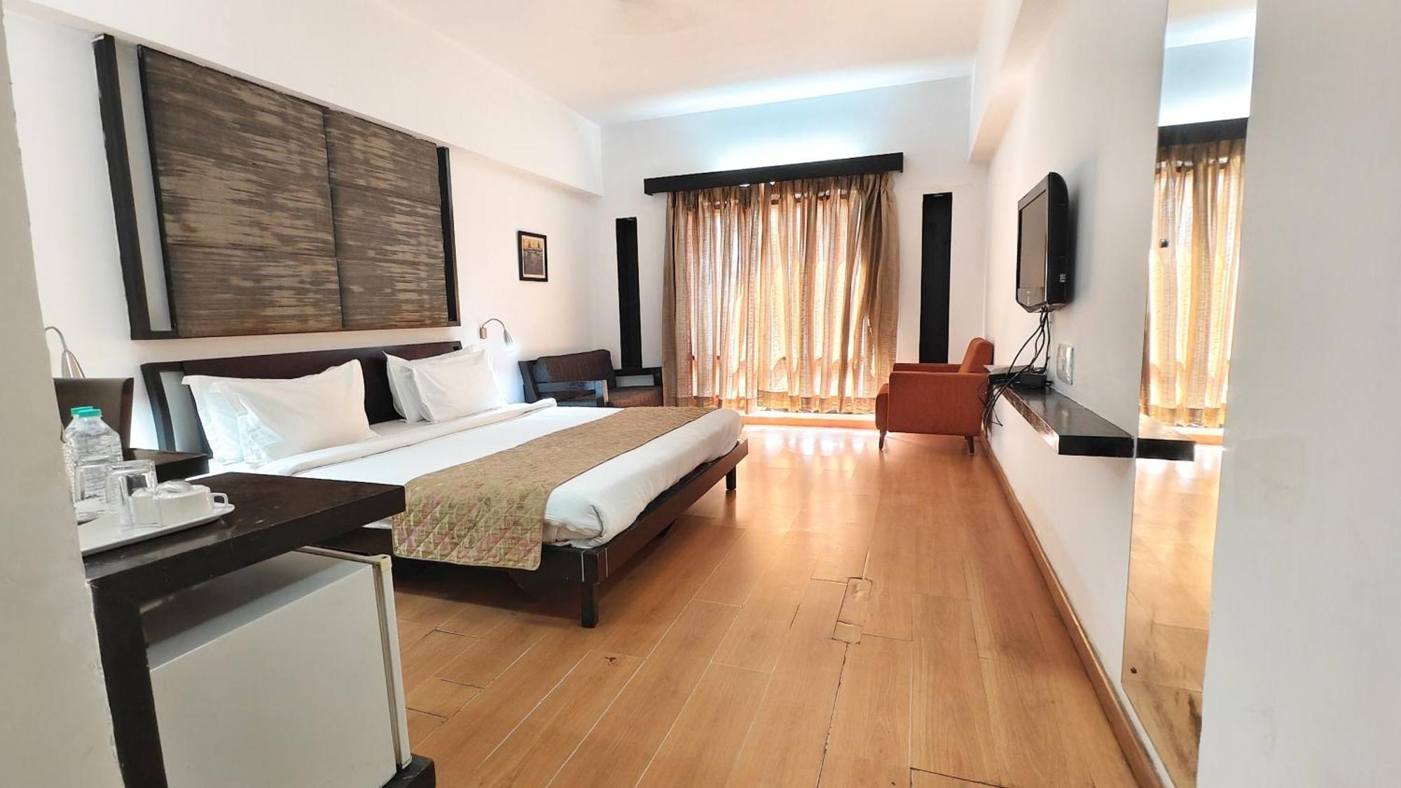 The Sky Imperial, Gandhinagar Hotel ภายนอก รูปภาพ