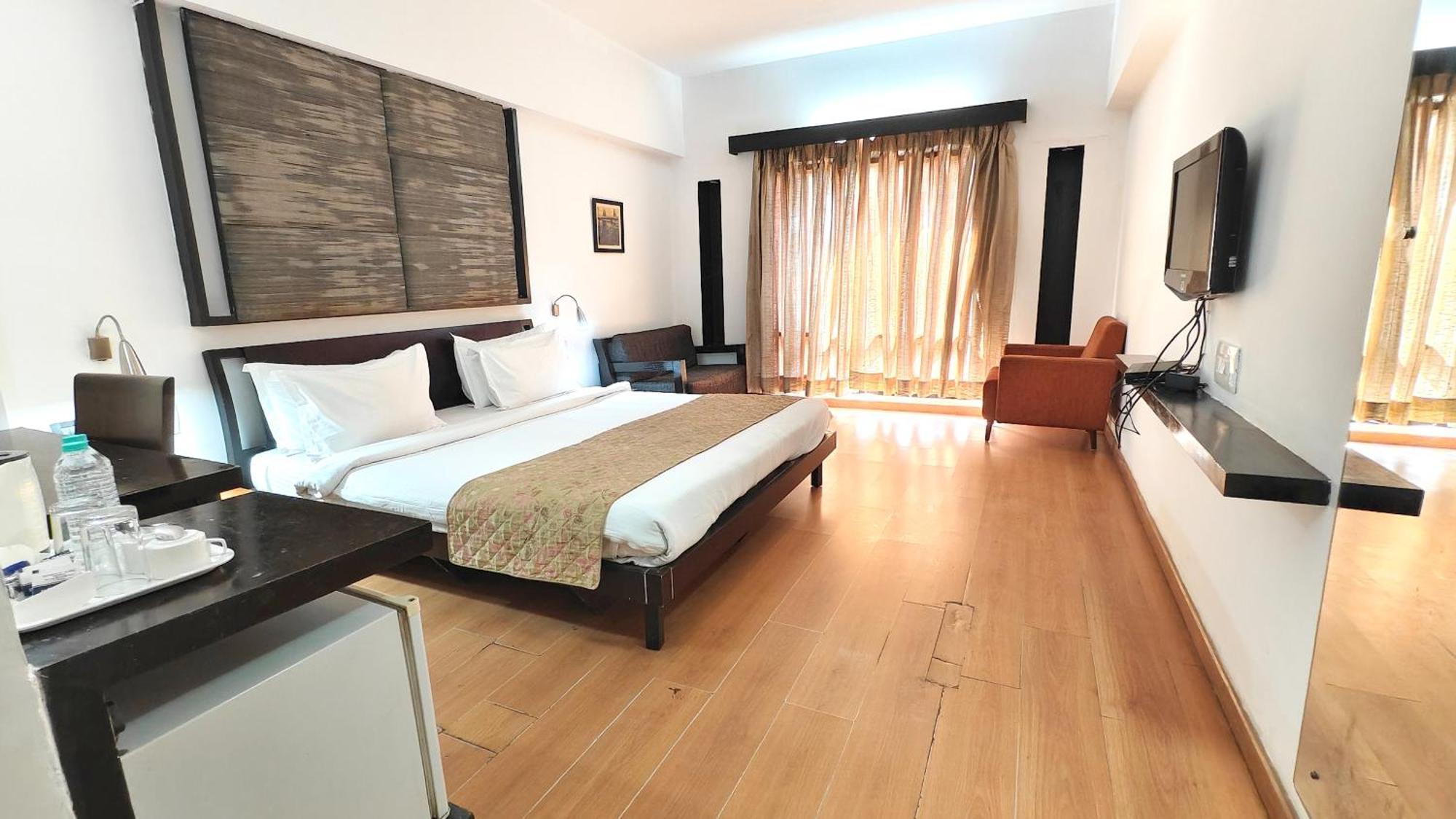 The Sky Imperial, Gandhinagar Hotel ภายนอก รูปภาพ