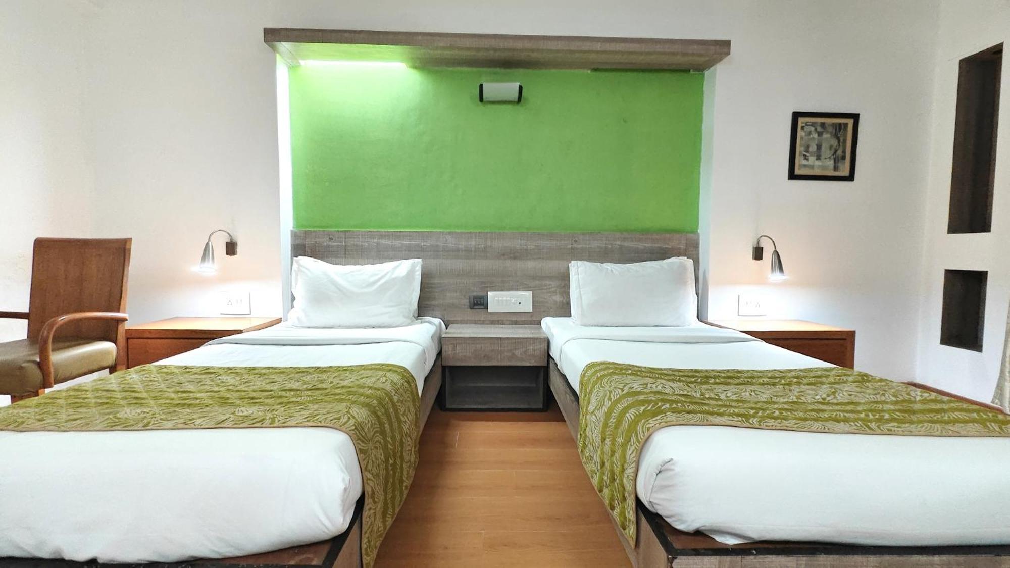 The Sky Imperial, Gandhinagar Hotel ภายนอก รูปภาพ