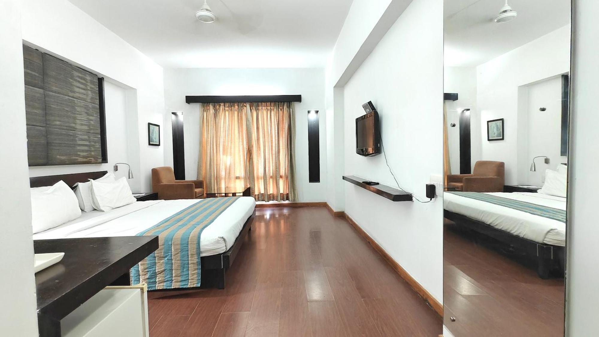 The Sky Imperial, Gandhinagar Hotel ภายนอก รูปภาพ