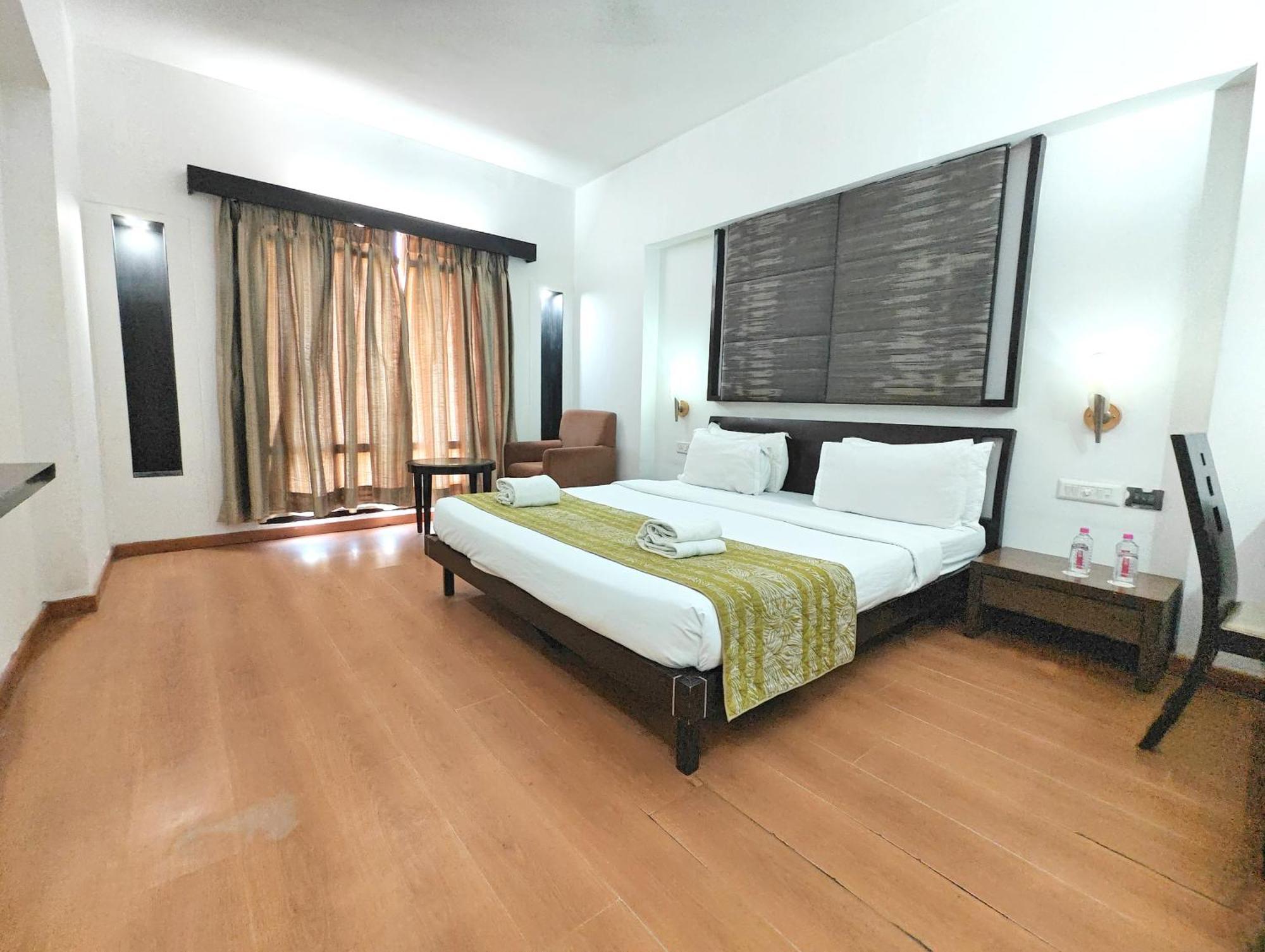 The Sky Imperial, Gandhinagar Hotel ภายนอก รูปภาพ